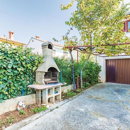 Lovely Apartment In Fazana With Kitchen エクステリア 写真