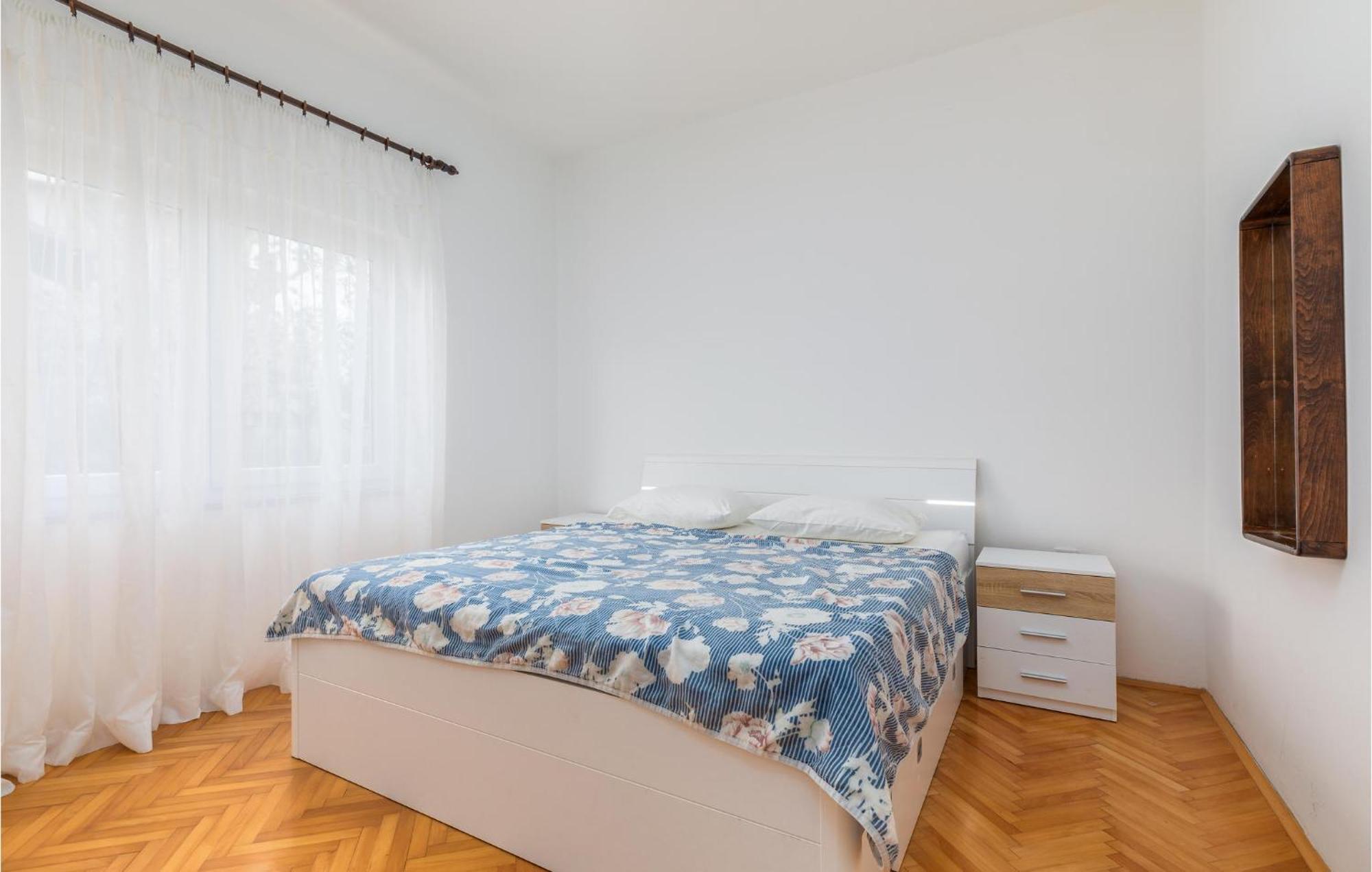 Lovely Apartment In Fazana With Kitchen エクステリア 写真